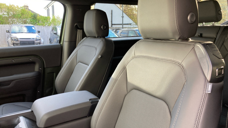 Land Rover Defender 3.0 D250 X-Dynamic SE 90 3dr Auto Diesel Estate